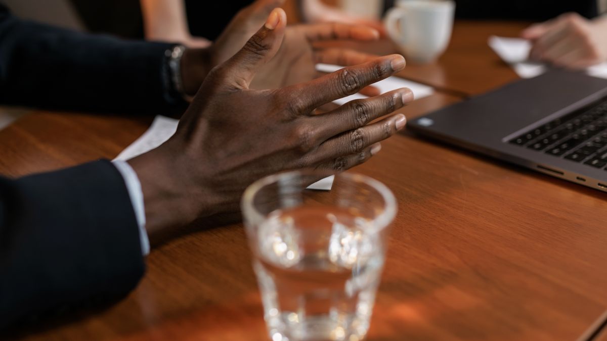 Short Prayer Before a Meeting: Quick Words to Begin Well
