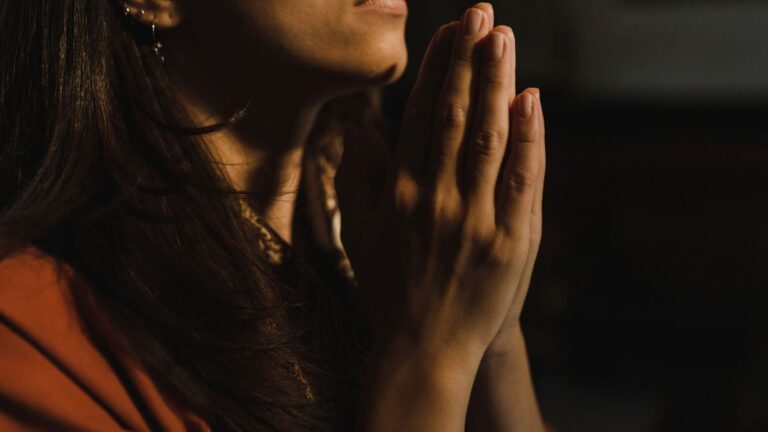 Powerful Prayer for Anxiety – Find Peace & Calm Your Fear